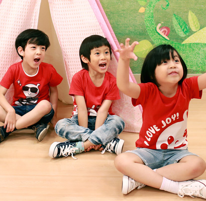 1-8级(2年),每周上课2次,每次100分钟 使用教材: tales  of joy系列